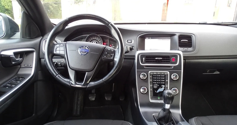 Volvo S60 cena 44900 przebieg: 207000, rok produkcji 2014 z Elbląg małe 232